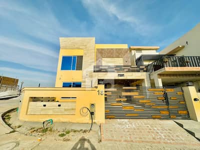 عمارکینیان ویوز اسلام آباد میں 4 کمروں کا 14 مرلہ مکان 6.5 کروڑ میں برائے فروخت۔
