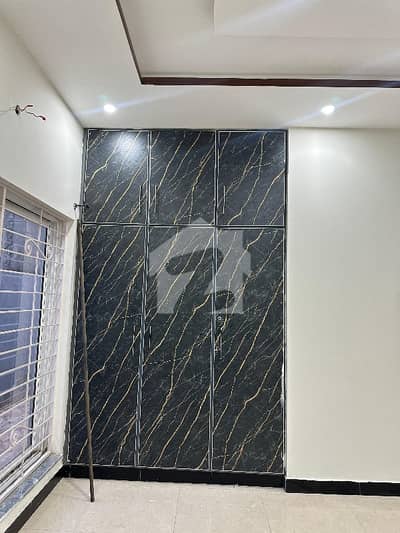 House Urgent For Sale 2 Year Old 9.5 Marla In Nasheman Iqbal Phase 2