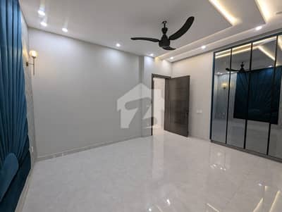 10 MARLA BEAUTIFUL UPPER PORTION ON RENT IN PARAGON CITY
