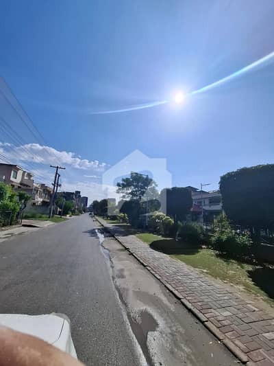 سوان گارڈن اسلام آباد میں 3 مرلہ رہائشی پلاٹ 38.0 لاکھ میں برائے فروخت۔