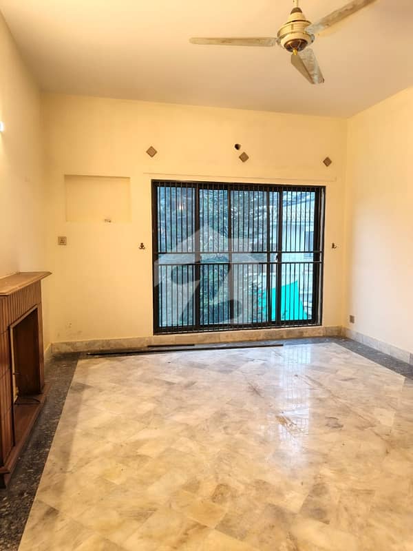 House For Rent In F-10 House For Rent In F-10