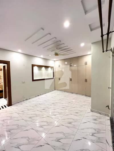7 Marla House With Gas Available For Rent Near Park Musjid Or Commercial