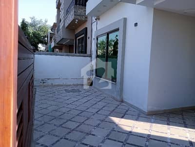 10 Marla Double Unit Unfurnished House