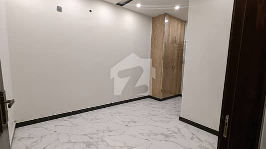 8 Marla Upper Portion Available For Rent Near Park Musjid Or Commercial