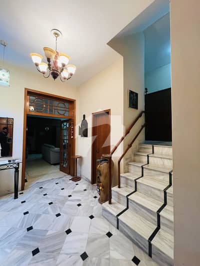 1 Kanal House Proper Double Unite Hot Location Phase 3 For Sale 1 Kanal House Proper Double Unite Hot Location Phase 3 For Sale