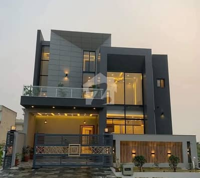 10 Marla Brand New House Available For Rent Near Park Musjid Or Commercial