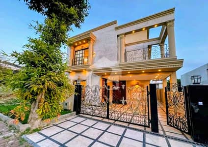 10 Marla Luxury House Available For Sale