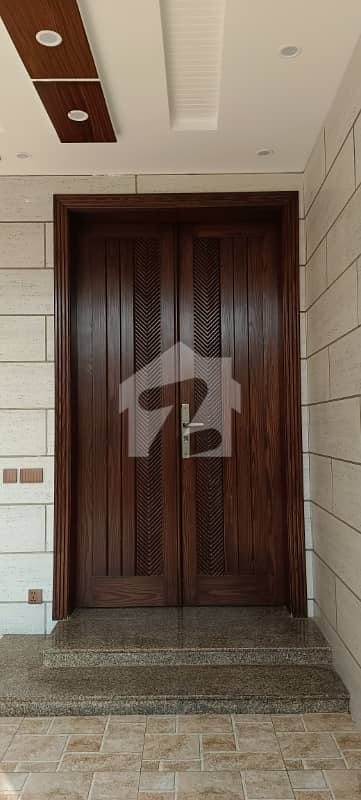 Dha Rahbar 8 Marla brand new house