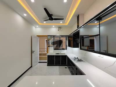 10 Marla Upper Portion Available For Rent Near Park Musjid Or Commercial 10 Marla Upper Portion Available For Rent Near Park Musjid Or Commercial