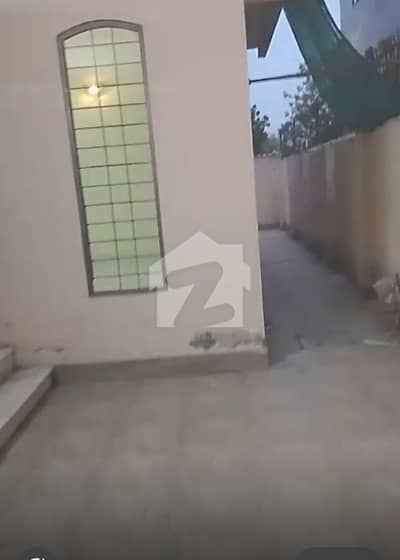 ویلینشیاء ہاؤسنگ سوسائٹی لاہور میں 4 کمروں کا 10 مرلہ مکان 1.35 لاکھ میں کرایہ پر دستیاب ہے۔