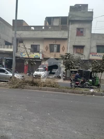 انفنٹری روڈ لاہور میں 5 مرلہ Studio عمارت 9.5 کروڑ میں برائے فروخت۔