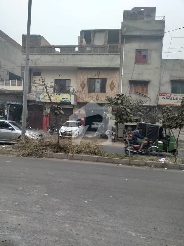 انفنٹری روڈ لاہور میں 5 مرلہ Studio عمارت 9.5 کروڑ میں برائے فروخت۔ انفنٹری روڈ لاہور میں 5 مرلہ Studio عمارت 9.5 کروڑ میں برائے فروخت۔