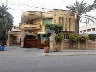 Bungalow For Sale Main Shaheed-E-Millat Road