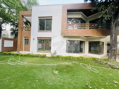 Luxury Corner House For Rent