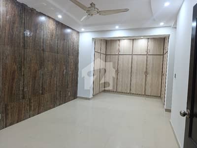 ایڈن ایونیو ایکسٹینشن لاہور میں 4 کمروں کا 12 مرلہ مکان 4.65 کروڑ میں برائے فروخت۔