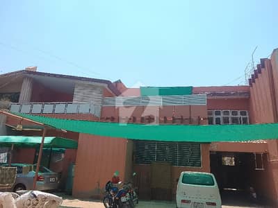 Direct Owner Direct Transfer Premium 60 Marla Main Road Commercial Paid House For Sale in Fareed Town Road Sahiwal