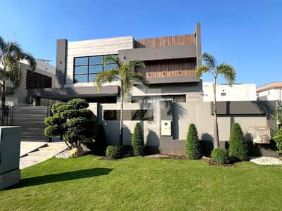 1 Kanal Ultra Modern Design House Available For Sale