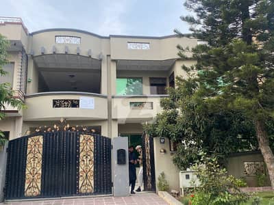 ایف ۔ 11/2 ایف ۔ 11,اسلام آباد میں 6 کمروں کا 16 مرلہ مکان 4.2 لاکھ میں کرایہ پر دستیاب ہے۔