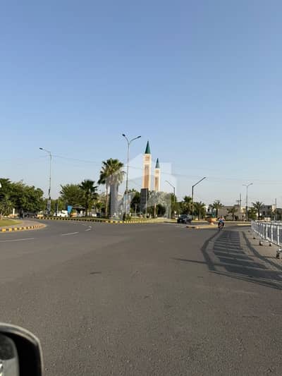 Center Park Housing Scheme 5 Marla Builder Location Plot Near To Park And Market  80% Devilp Area