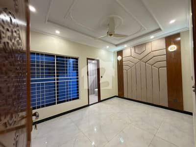 Center Park Housing Scheme 10 Marla Upper Portion Available For Rent Please Share Confirm Option
