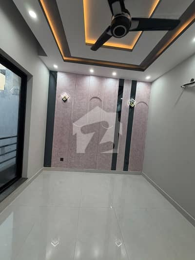 Center Park Housing Scheme 10 Marla Full House Available For Rent  Near To Park Masjed And Market