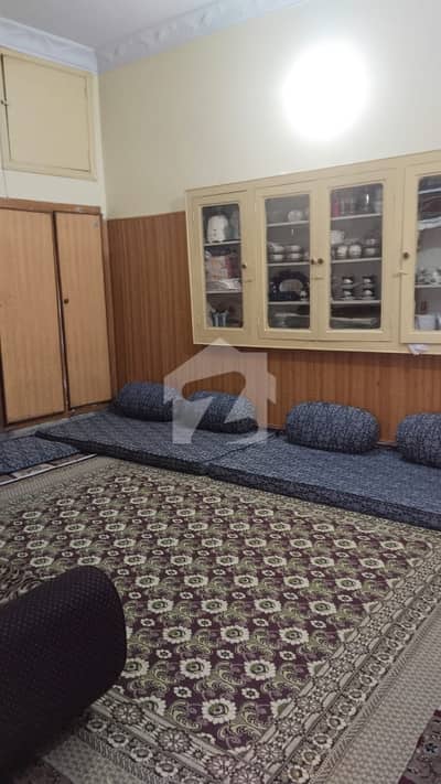 فیصل کالونی ڈلا زیک روڈ,پشاور میں 6 کمروں کا 9 مرلہ مکان 4.2 کروڑ میں برائے فروخت۔