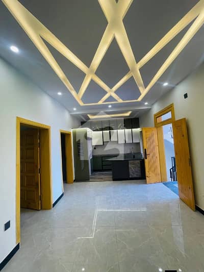 BRAND NEW 6 MARLA HOUSE AVAILABLE FOR RENT 1 LAC . 10 THOUSAND DEMAND