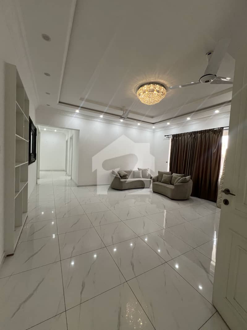 1 Kanal Upper Portion Available for Rent 1 Kanal Upper Portion Available for Rent