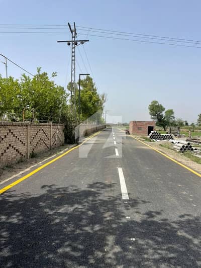 نذیر فارمز برکی روڈ,کینٹ,لاہور میں 5 کنال رہائشی پلاٹ 4.25 کروڑ میں برائے فروخت۔