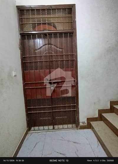 گرین ٹاؤن شاہ فیصل ٹاؤن,کراچی میں 2 کمروں کا 4 مرلہ فلیٹ 59.0 لاکھ میں برائے فروخت۔