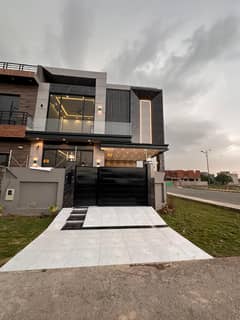 DHA Phase 6 E Block 5 Marla Brand New Modern Design House For Sale