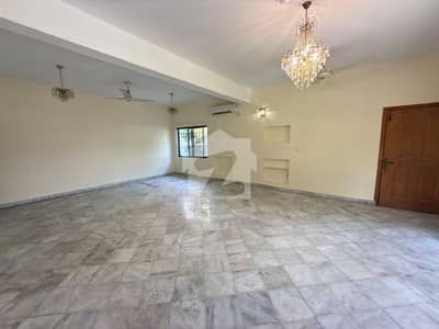 F-7 600 Yards 4 Bedroom House For Rent