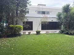 F-7/3 6bedroom Vip Location Fully Renovated Front Back lawn house Available For Rent F-7/3 6bedroom Vip Location Fully Renovated Front Back lawn house Available For Rent