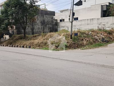 13 Marla Corner Plot For Sale