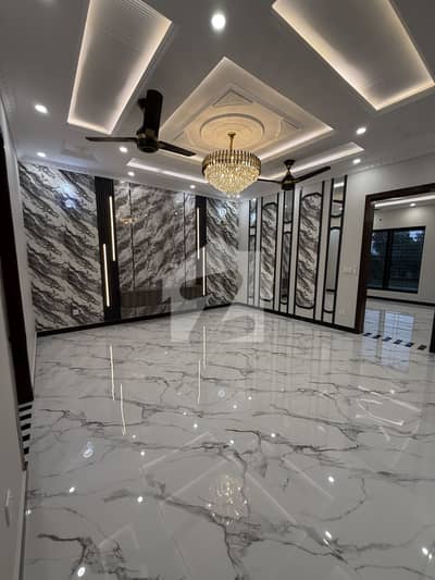 10 Marla Lower Portion Available For Rent In Central Park Housing Scheme Lahore
