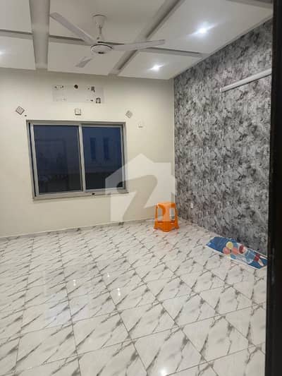 10 Marla Upper Portion 2 Bedroom With Attach 2 Washroom Tv Lounge Or 1 Kitchen