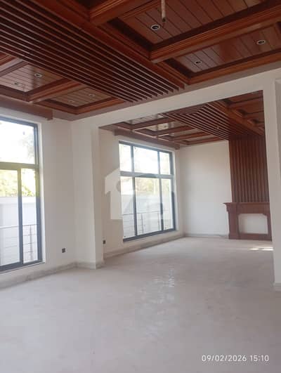 G6 TRIPLE STOREY HOUSE 1200 SQUARE YARDS UNFURNISHED AVAILABLE FOR RENT