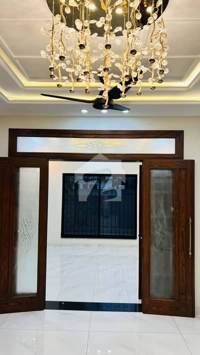 10 MARLA HOUSE FOR RENT IN CENTRAL PARK HOUSING SCHEME LAHORE.