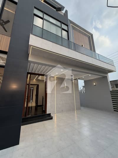 10 MARLA FULL HOUSE AVAILABLE FOR RENT IN CENTRAL PARK HOUSING SCHEME LAHORE