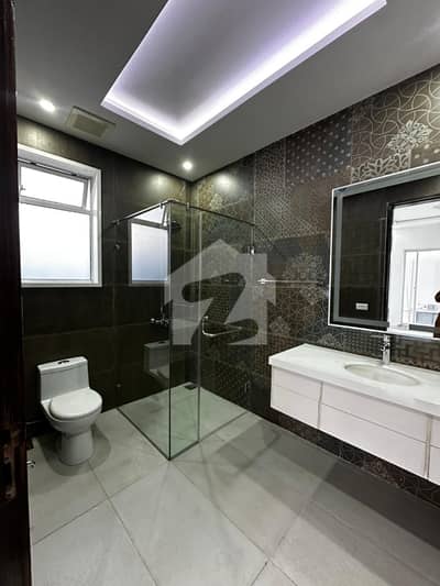 1 Kanal Slightly Use Like New House Available For Rent Hot location