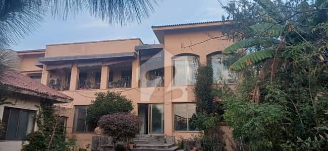 بنی گالہ اسلام آباد میں 5 کمروں کا 5 کنال مکان 25.0 کروڑ میں برائے فروخت۔