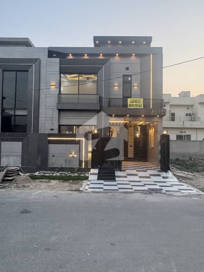 5 Marla Beautiful House For Sale In Central Park Housing Society Lahore
