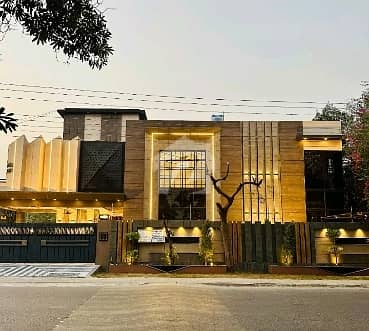 این ایف سی 1 لاہور میں 6 کمروں کا 1 کنال مکان 10.5 کروڑ میں برائے فروخت۔