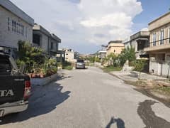 8 Marla Corner Grey Stricture Available For Sale In Pha Officer Residenshia Kurii Road Islamabad