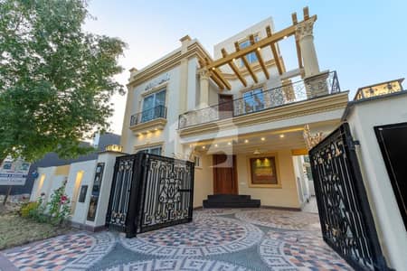 Slightly Used 8 Marla Beautiful House in DHA Phase 9 Town Lahore