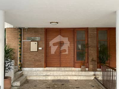 2 KANAL FURNISHED SOLAR BACKUP HOUSE FOR RENT