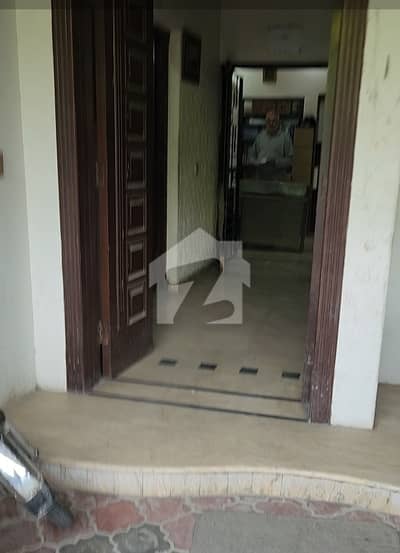 10 Marla Complete House For Rent