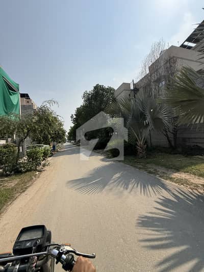 الکبیر ٹاؤن - فیز 2 الکبیر ٹاؤن,رائیونڈ روڈ,لاہور میں 3 مرلہ رہائشی پلاٹ 63.0 لاکھ میں برائے فروخت۔