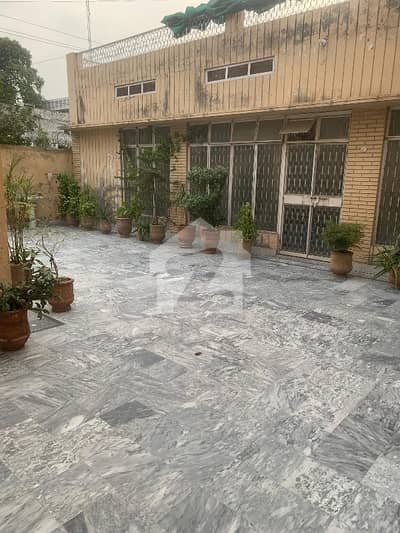 علامہ اقبال ٹاؤن ۔ آصف بلاک علامہ اقبال ٹاؤن,لاہور میں 7 کمروں کا 1 کنال مکان 8.0 کروڑ میں برائے فروخت۔