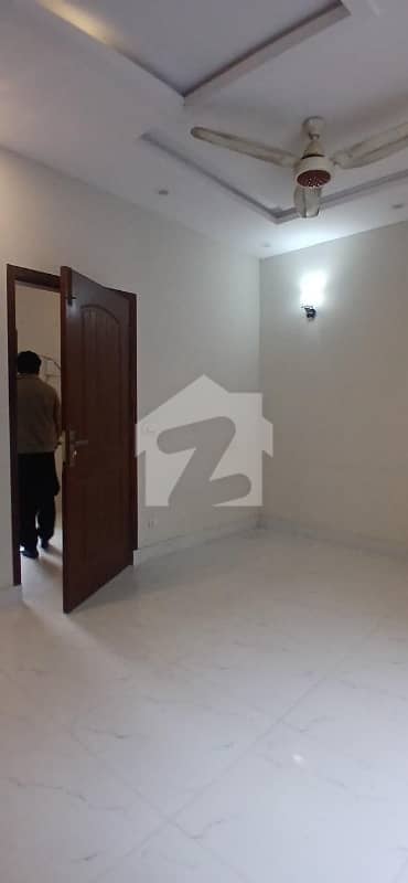 الکبیر ٹاؤن فیز 2 ۔ ابوبکر بلاک الکبیر ٹاؤن - فیز 2,الکبیر ٹاؤن,رائیونڈ روڈ,لاہور میں 3 کمروں کا 3 مرلہ مکان 57.0 ہزار میں کرایہ پر دستیاب ہے۔ الکبیر ٹاؤن فیز 2 ۔ ابوبکر بلاک الکبیر ٹاؤن - فیز 2,الکبیر ٹاؤن,رائیونڈ روڈ,لاہور میں 3 کمروں کا 3 مرلہ مکان 57.0 ہزار میں کرایہ پر دستیاب ہے۔